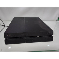 PLAYSTATION 4 + UNE MANETTE 