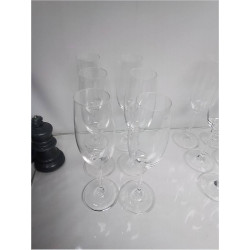 LOT DE 6 FLÛTES A CHAMPAGNE...