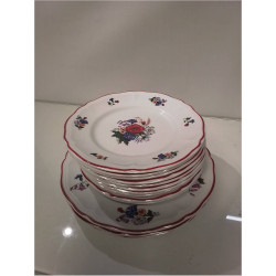 LOT D\'ASSIETTES...