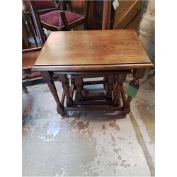 LOT DE 3 TABLES GIGOGNES...