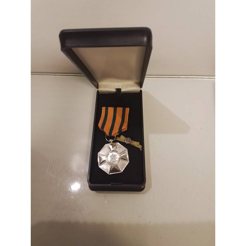 MÉDAILLE 