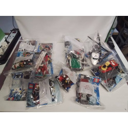 LOT DE LEGOS AVEC LIVRETS
