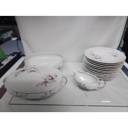 LOT DE VAISSELLE PORCELAINE...