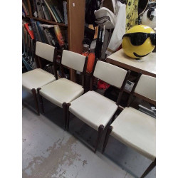 LOT DE 4 CHAISES VINTAGE...