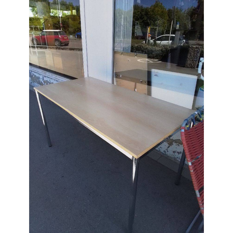 TABLE PIEDS CHROMÉS 