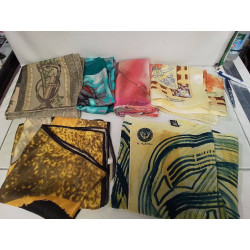FOULARD DIVERS EN SOIE 