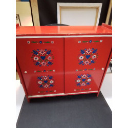 ARMOIRE DE POUPEE ROUGE...