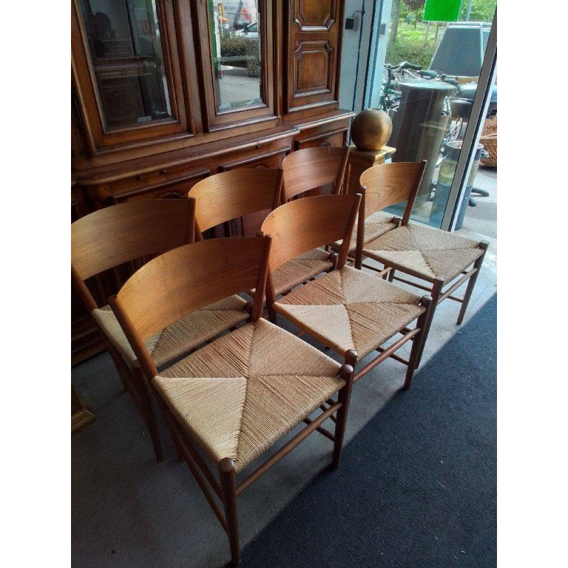 LOT DE 4 CHAISES DESIGN SCANDINAVES