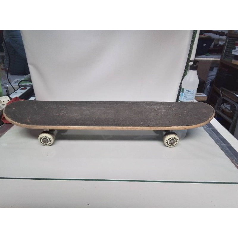 SKATE BOARD