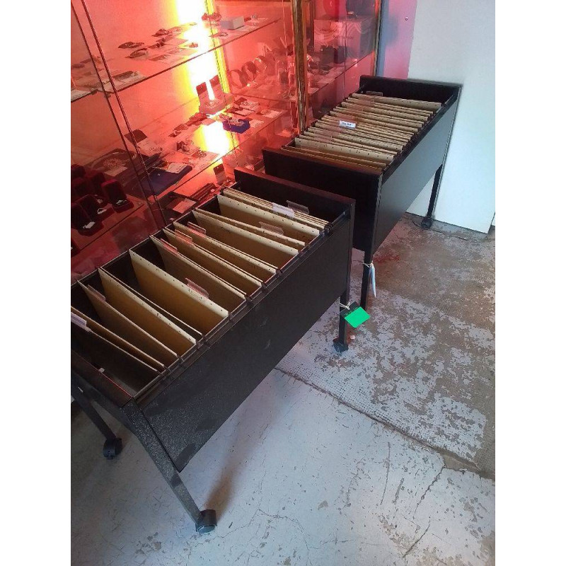 RANGE DOCUMENT METAL LA PIECE