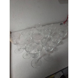 LOT DE VERRES CISELÉS 