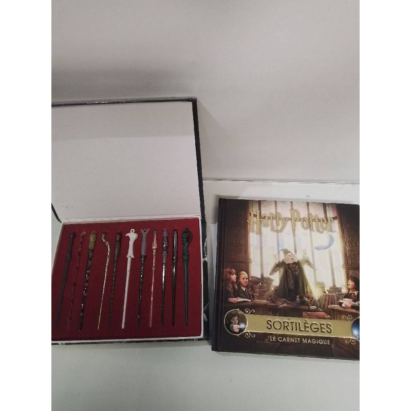 LOT LIVRE + BAGUETTES HARRY POTTER ( INCOMPLET)