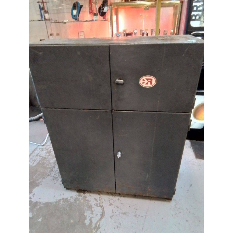 MEUBLE INDUSTRIEL 4 PORTES A RESTAURER 