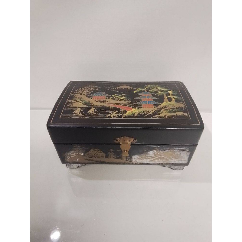 BOITE A BIJOUX LAQUÉE STYLE CHINOIS