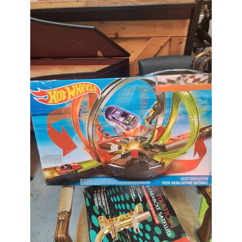 CIRCUIT HOT WHEELS