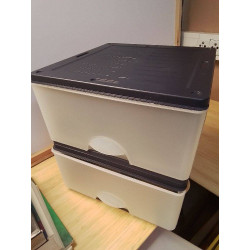 LOT DE 2 BOITES PLASTIQUE A...