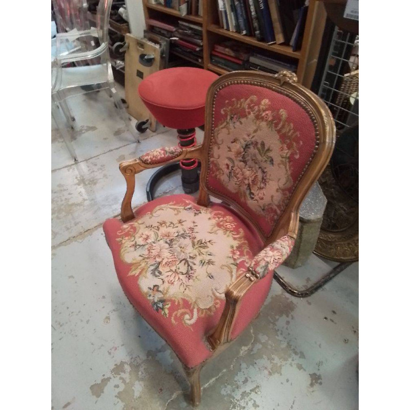 FAUTEUIL STYLE LOUIS XV 