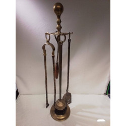 NÉCESSAIRE DE CHEMINÉE 