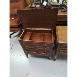 COMMODE A OUVRAGE PETIT MODÈLE 