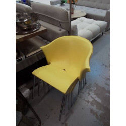 CHAISE JAUNE BLA BLA BLA 