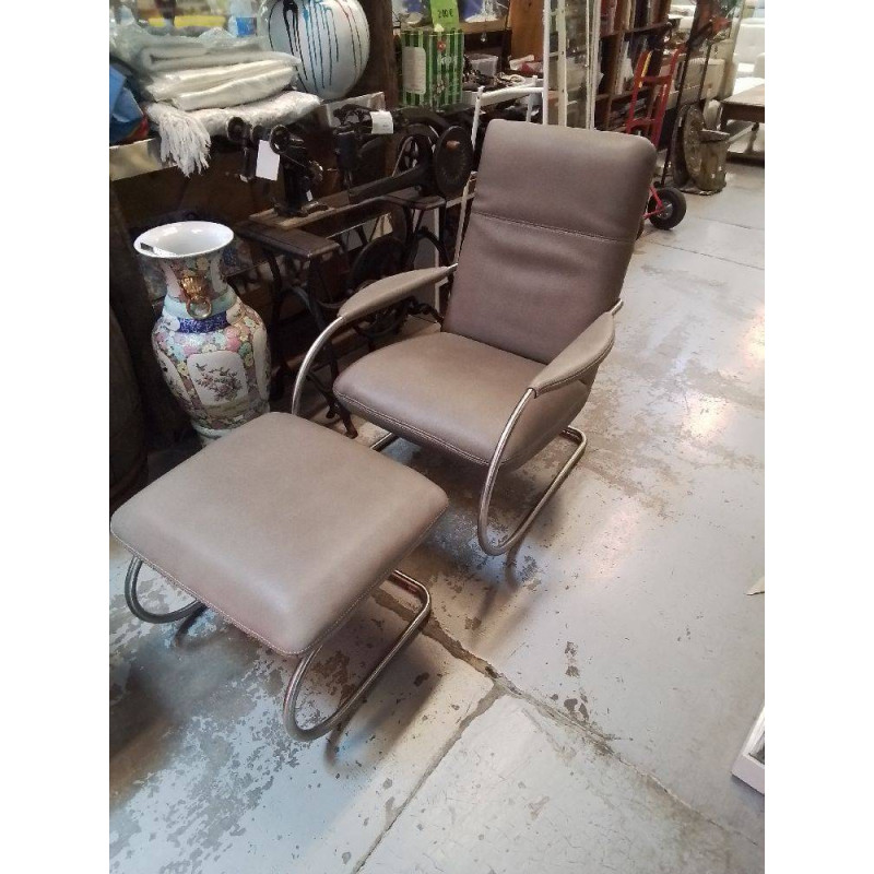 FAITEUIL + REPOSE PIED CUIR TAUPE
