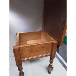 TABLE BASSE EN CHENE AVEC COFFRE 
