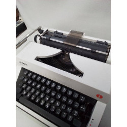 MACHINE A ÉCRIRE OLYMPIA 