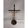 CRUCIFIX SUR PIED