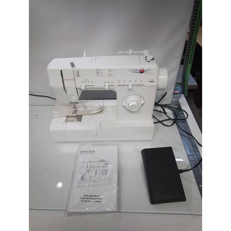 MACHINE A COUDRE SINGER 5810C + ACCESSOIRES