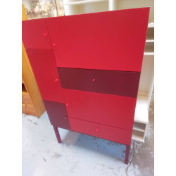 MEUBLE ROUGE 