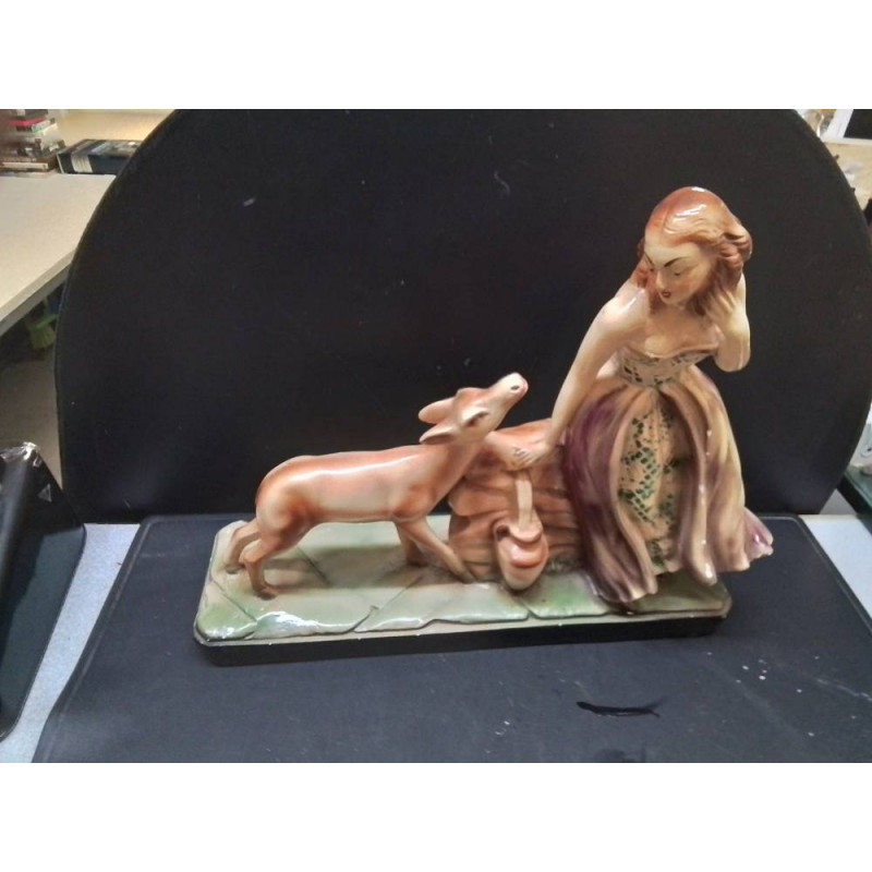 STATUETTE PLATRE FEMME BICHE