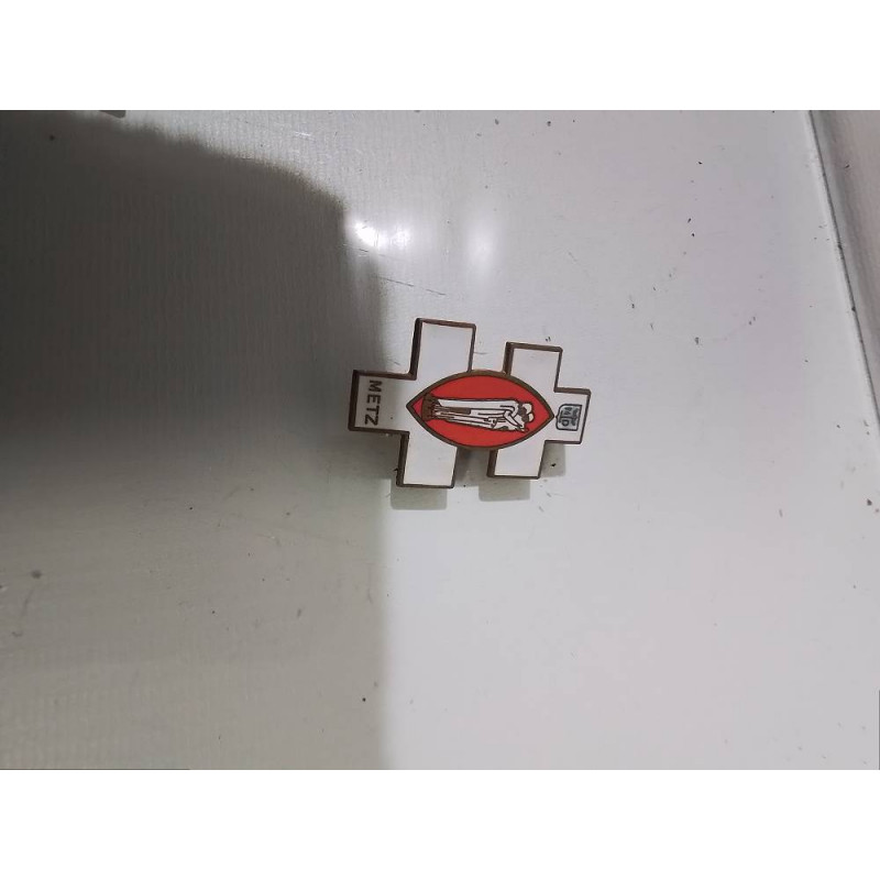 BROCHE RELIGIEUSE METZ 