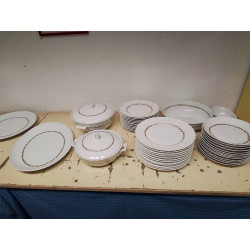 SERVICE DE TABLE LIMOGES...