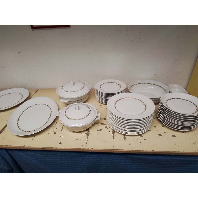 SERVICE DE TABLE LIMOGES CHARDONS DORÉS 