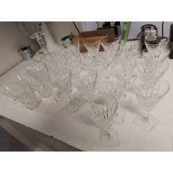 SERVICE DE VERRES + CARAFE...