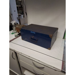 MALLE EN BOIS BLEU AVEC CLE MM