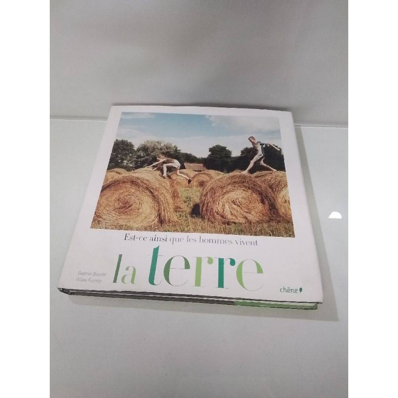 LIVRE LA TERRE