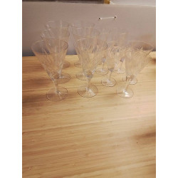 LOT DE VERRES CISELÉS 