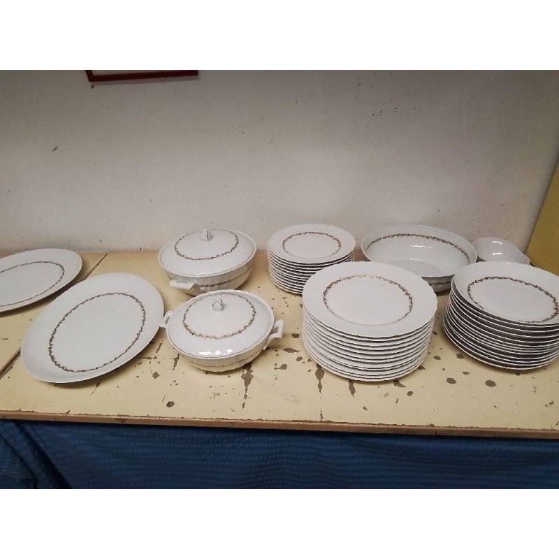 SERVICE DE TABLE LIMOGES CHARDONS DORÉS 