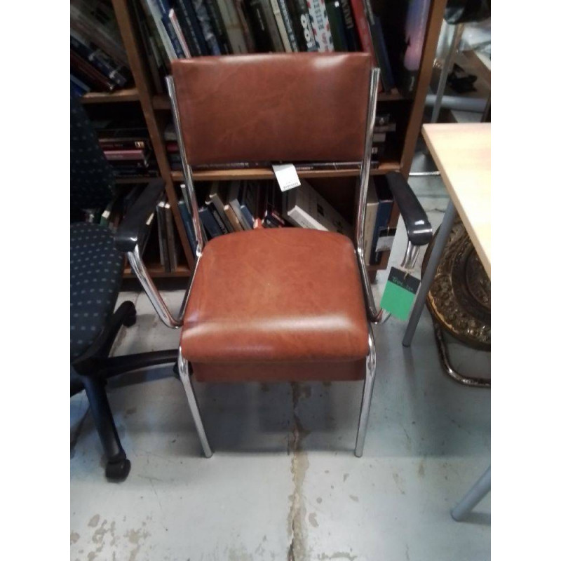 CHAISE PERCÉE 
