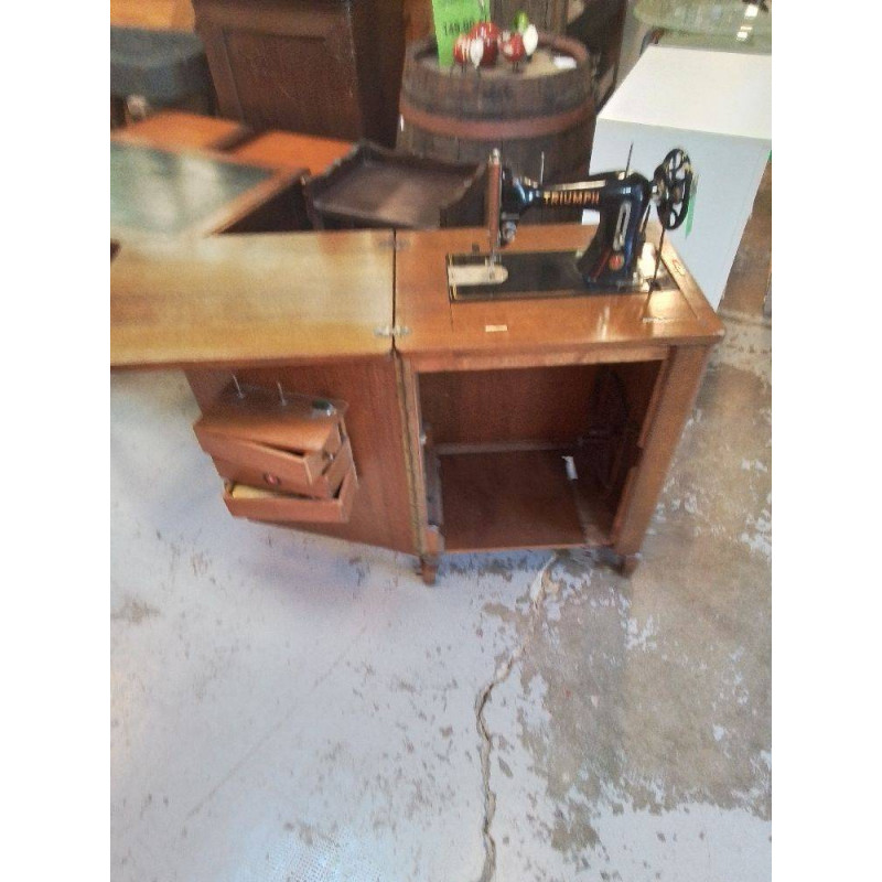MACHINE A COUDRE ANCIENNE TRIUMPH