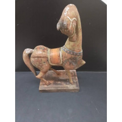 CHEVAL BOIS SCULPTÉ ANCIEN 