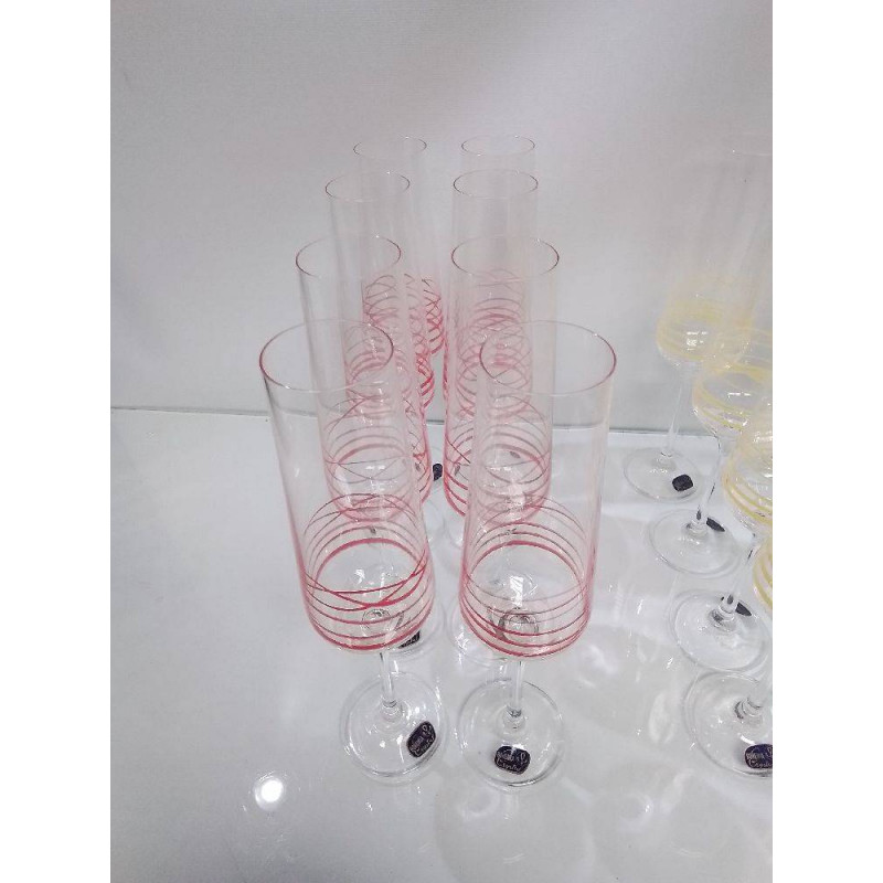 LOT DE 8 FLUTES A CHAMPAGNE COLORÉES 