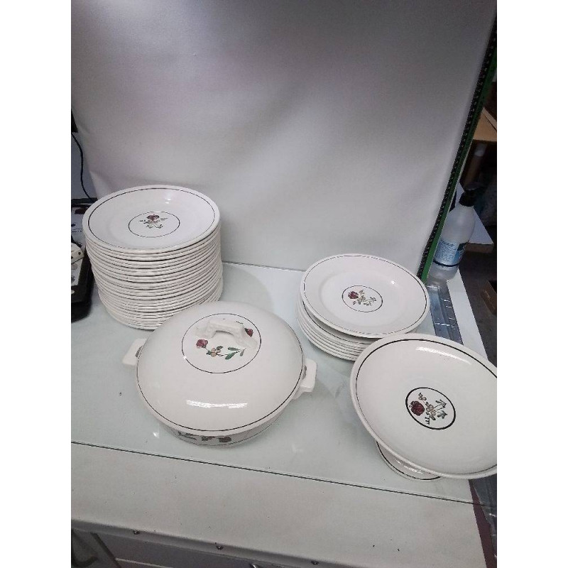 SERVICE DE TABLE SOMAIN 