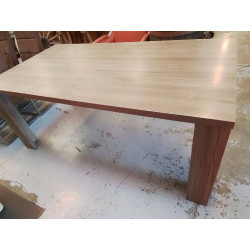 TABLE MODERNE STYLE BOIS