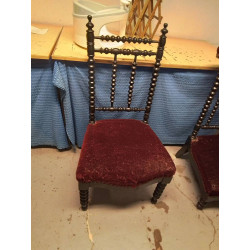 CHAISE ANCIENNE STYLE...