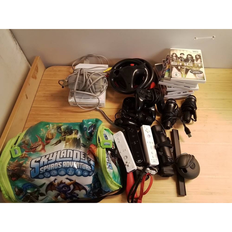 CONSOLE DE JEUX WII + ACCESSOIRES 