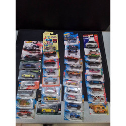 LOT DE VOITURES HOT WHEEL...