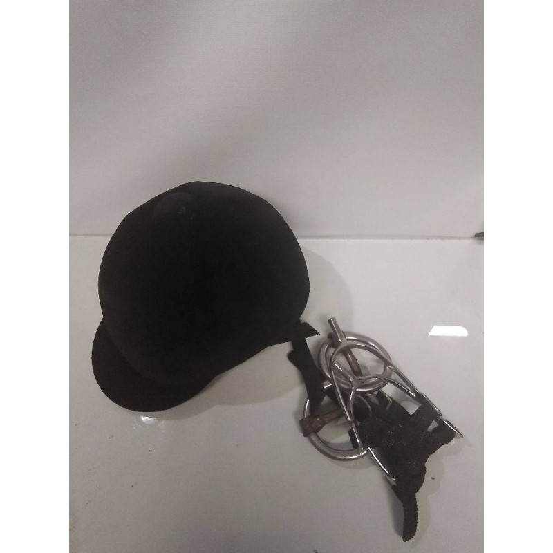 BOMBE D’ÉQUITATION + ACCESSOIRES 