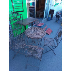 TABLE DE JARDIN + CHAISES...